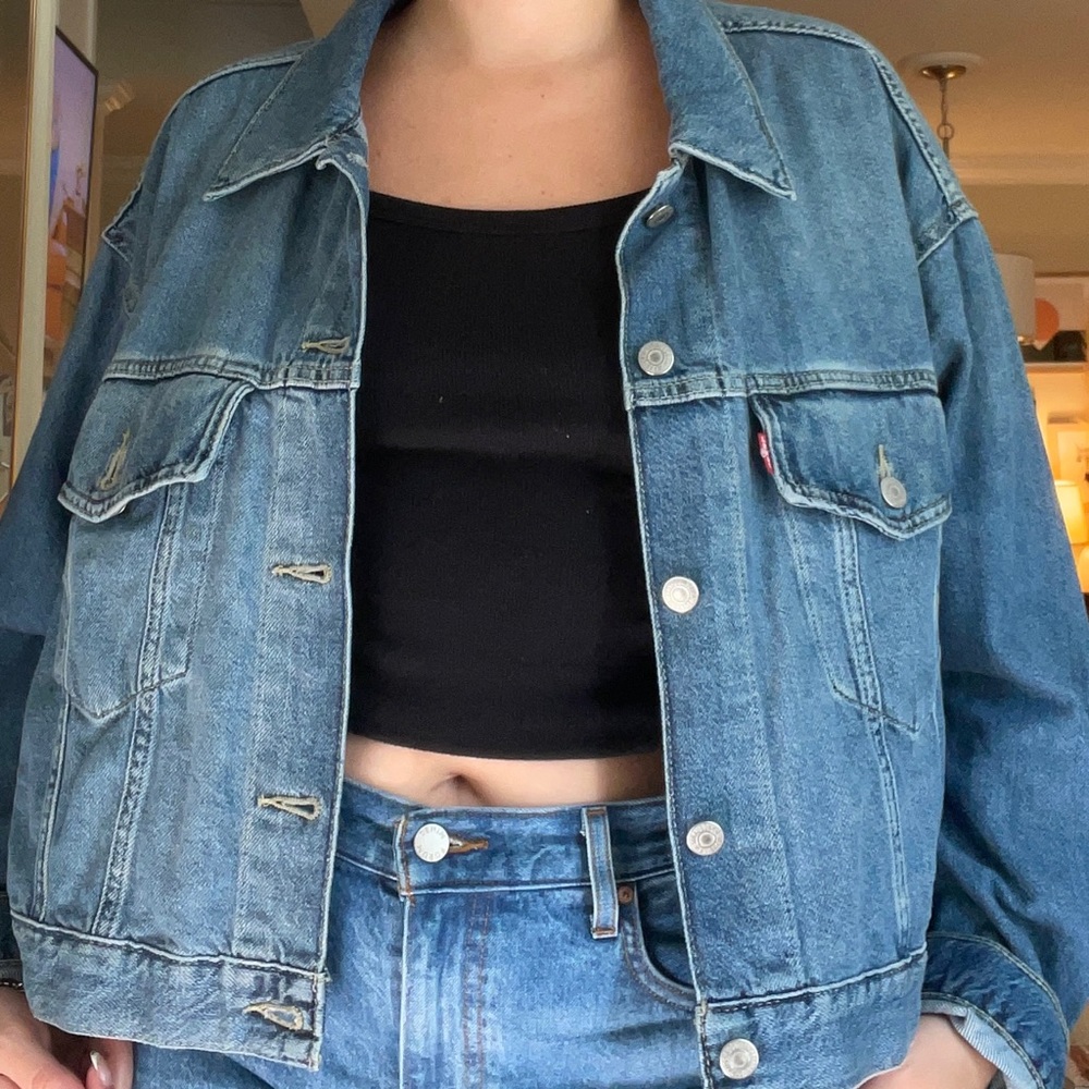 Levi’s cropped denim jacket